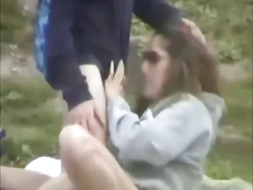 برغي حذاء مع السيدة  ...