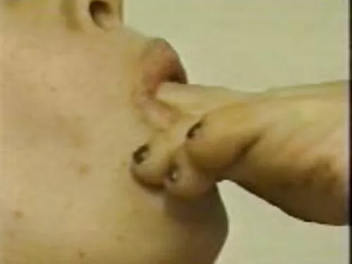متوسطة الثدي سكس اجن ...