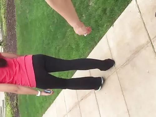برغي على الأريكة مع  ...